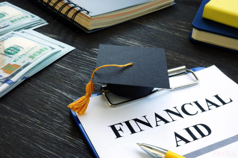 Guide to Online Colleges That Accept Financial Aid